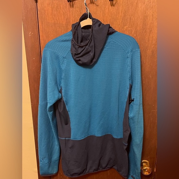 A midlayer fleece - Picture 4 of 4